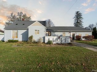 915 Gerald St, Flushing, MI 48433