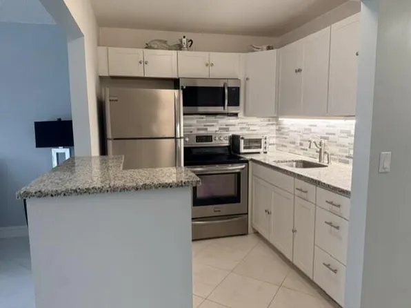 216 Berkshire E #K, West Palm Beach, FL 33417