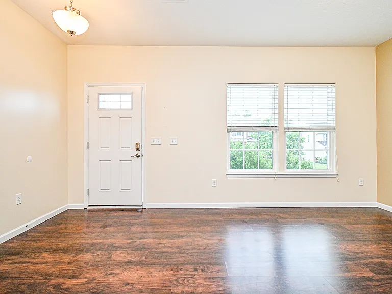 8453 Forest Valley Dr — Photo 6
