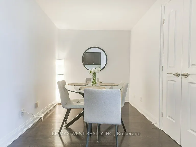 1 Bedford Rd #818 — Photo 12