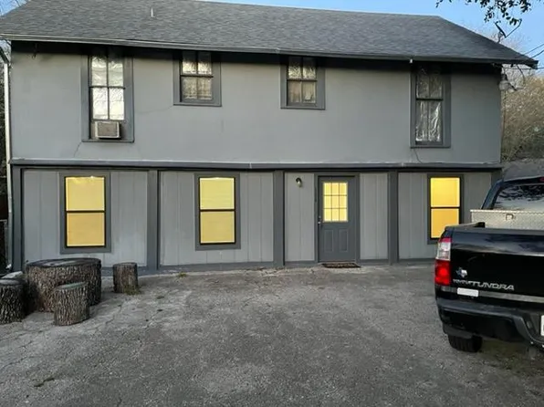112 N Patrick St, Gonzales, TX