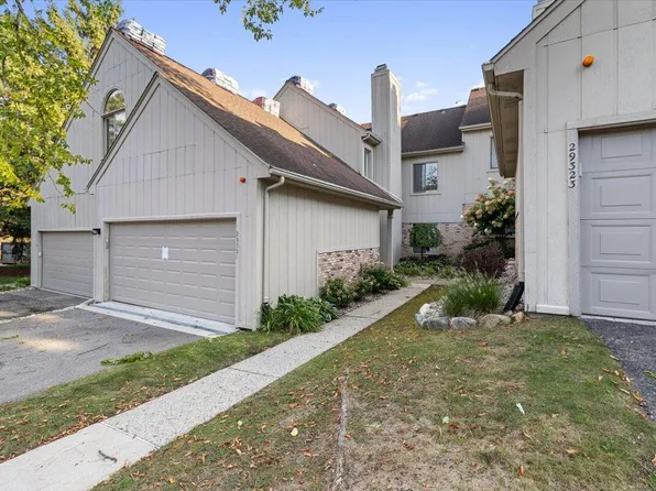 29321 Laurel Dr, Farmington, MI 48331