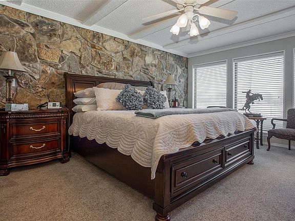 4th image of 5521 Oakmont Ln