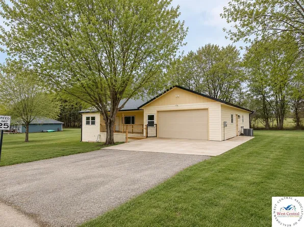 1104 Hillcrest Ln, Warsaw, MO 65355