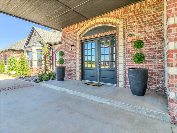 2nd image of 15701 Kyles Ct