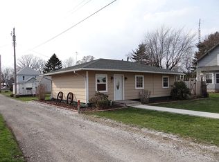 12 Lowell St, La Crosse, IN 46348