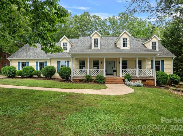 9216 Willowglen Trl, Charlotte, NC 28215