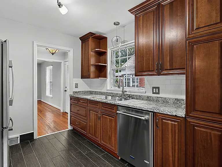 5661 N Illinois St #5661 — Photo 9