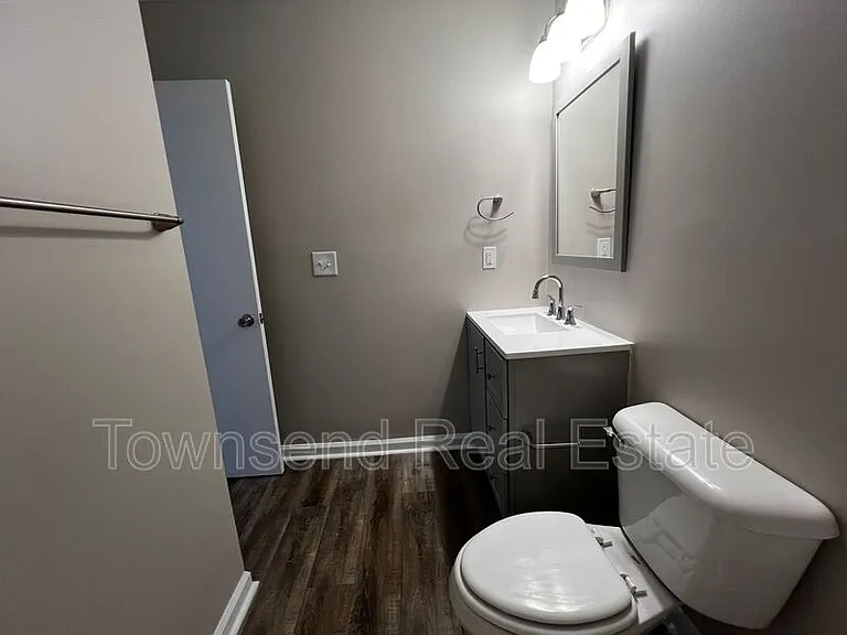 1425B Ireland Dr — Photo 11