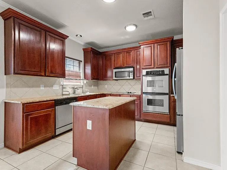 2802 Scottsdale Dr — Photo 11