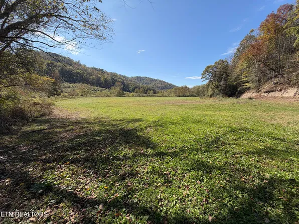 6797 Stinking Creek Rd, Pioneer, TN 37847