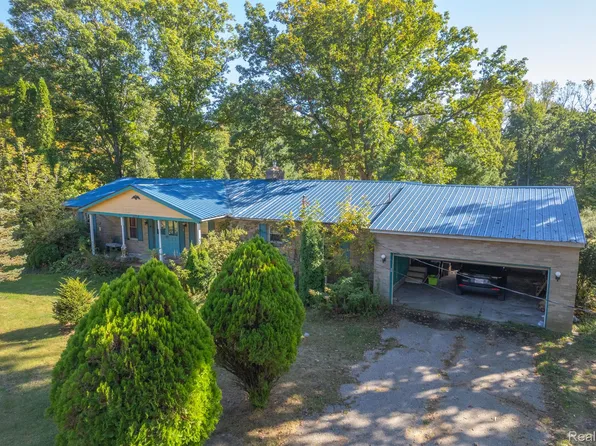 11318 N Elms Rd, Clio, MI 48420