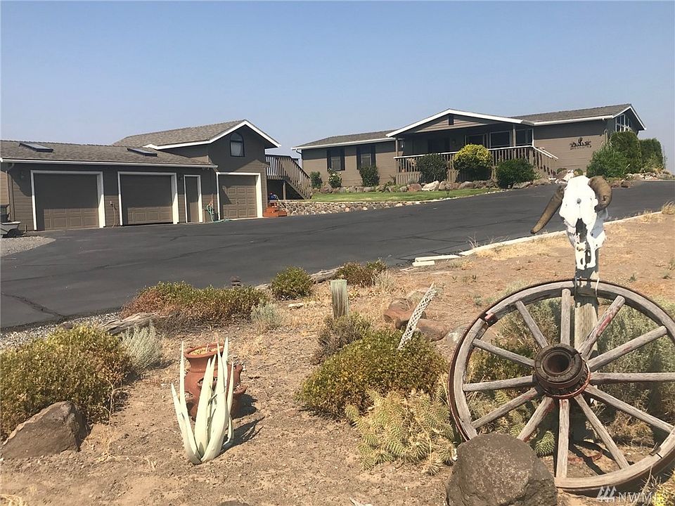1st image of 409 Desert Aire Dr SW #21