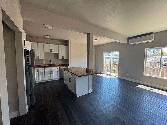 5th image of 144 Allison Ave