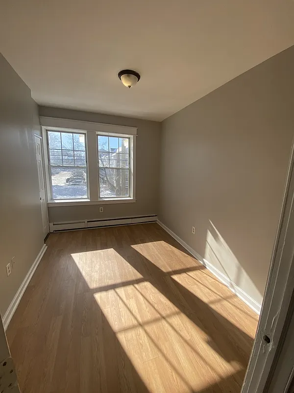 2 bed, 1.0 bath, 800 sqft, $1,215 — Photo 3