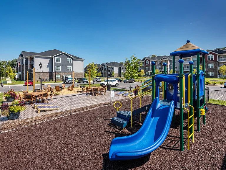 12509-crown-park-ext5655