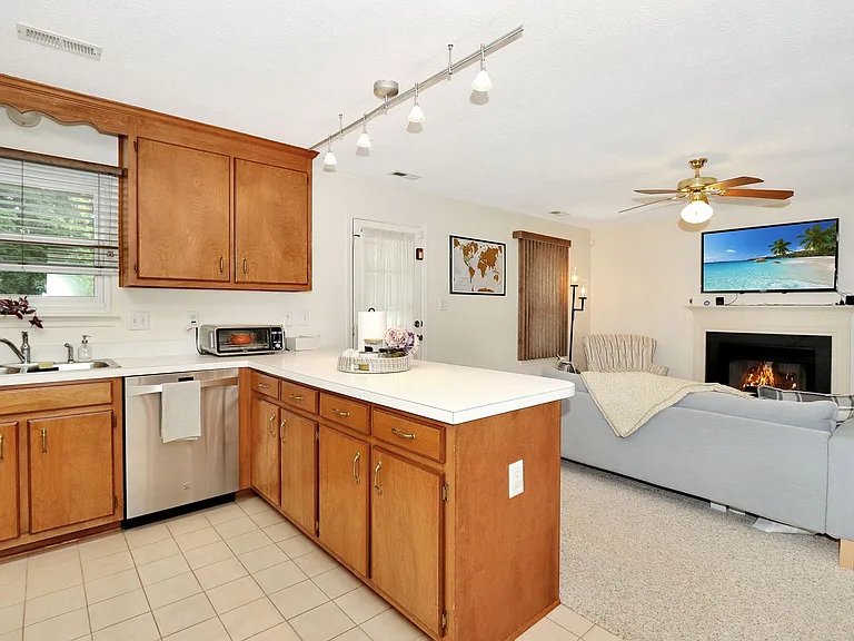 304 Charity Ln — Photo 8