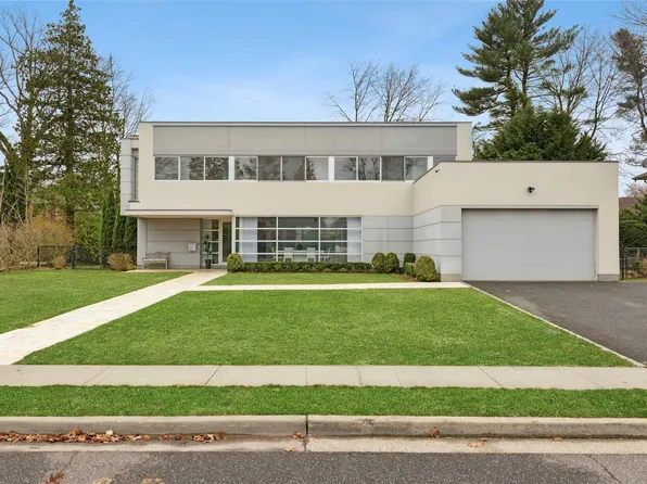 32 Pebble Lane, Roslyn Heights, NY 11577