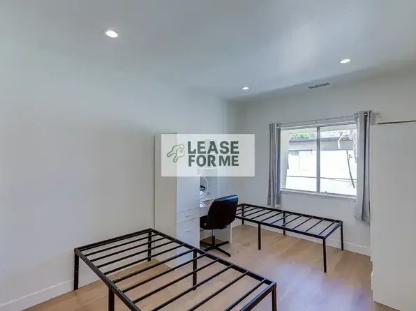 1279 W 38th St, Los Angeles, CA 90037