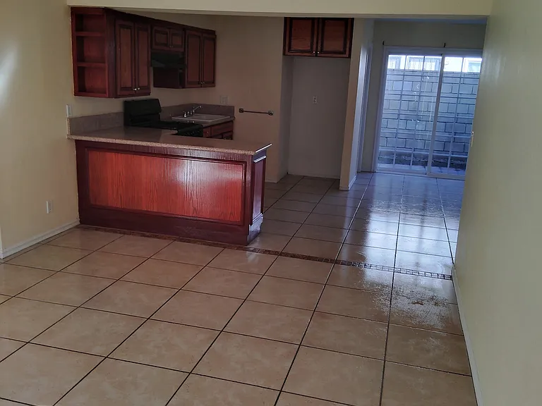 4780 Bandera St — Photo 2