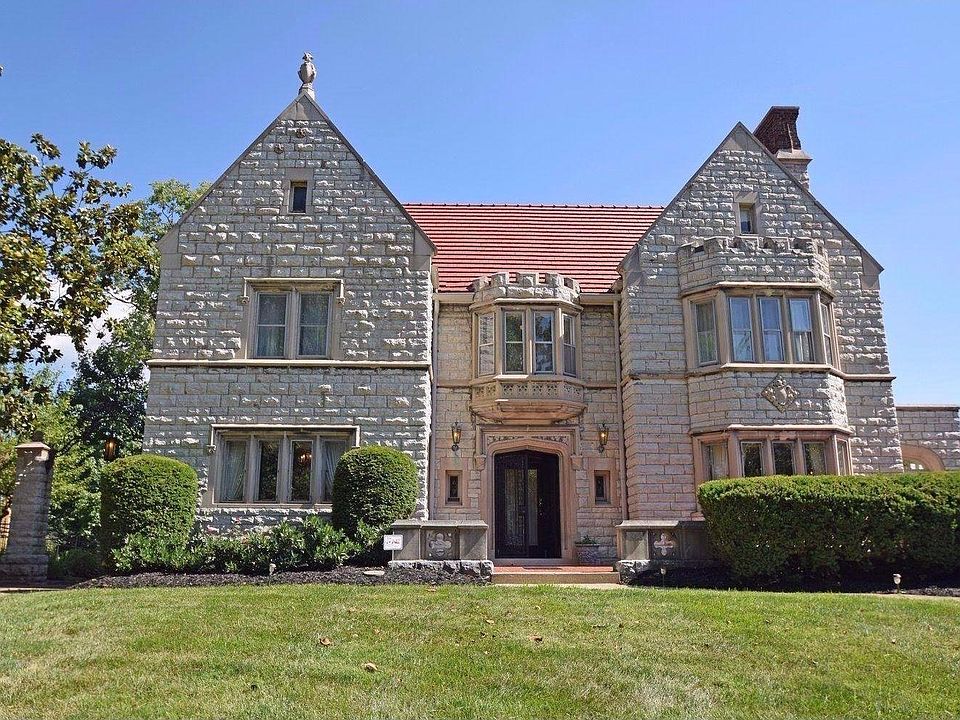 1st image of 748 Betula Ave