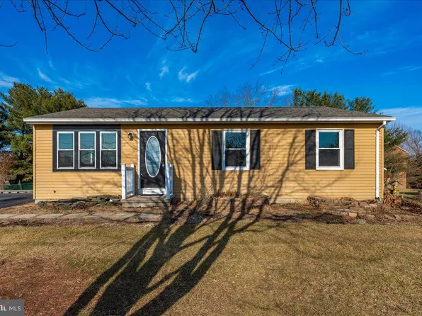 127 Sunset Ave, Williamsport, MD 21795