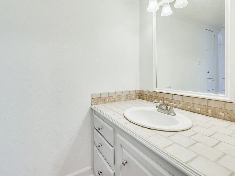 2229 Mimosa Dr #9 — Photo 16