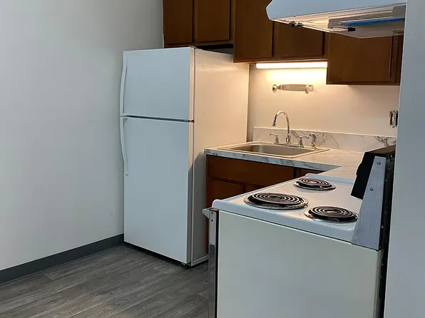 4809 NW 62nd Ave #6, Johnston, IA 50131