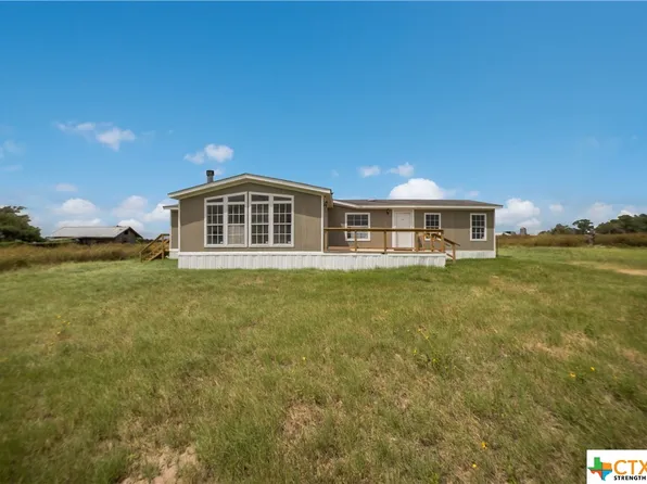 10 Nico Tyme Rd, Elmendorf, TX 78112