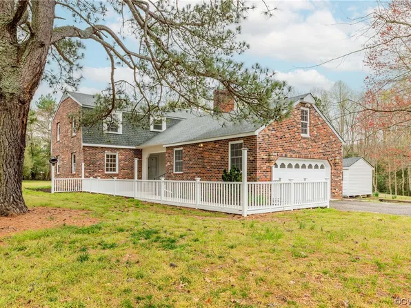 12782 General Puller Hwy, Hartfield, VA 23071