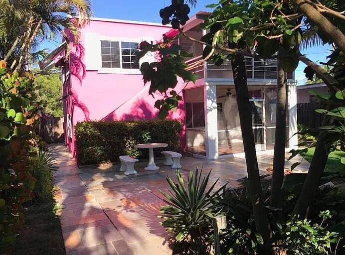 2 bed, 1.0 bath, 900 sqft, $1,950 — Photo 2