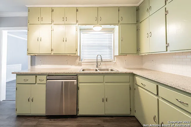 553 Club Dr #3 — Photo 16