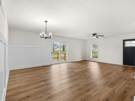 4th image of 510 University Dr