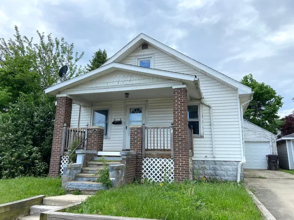 121 Pershing Pl, East Peoria, IL 61611