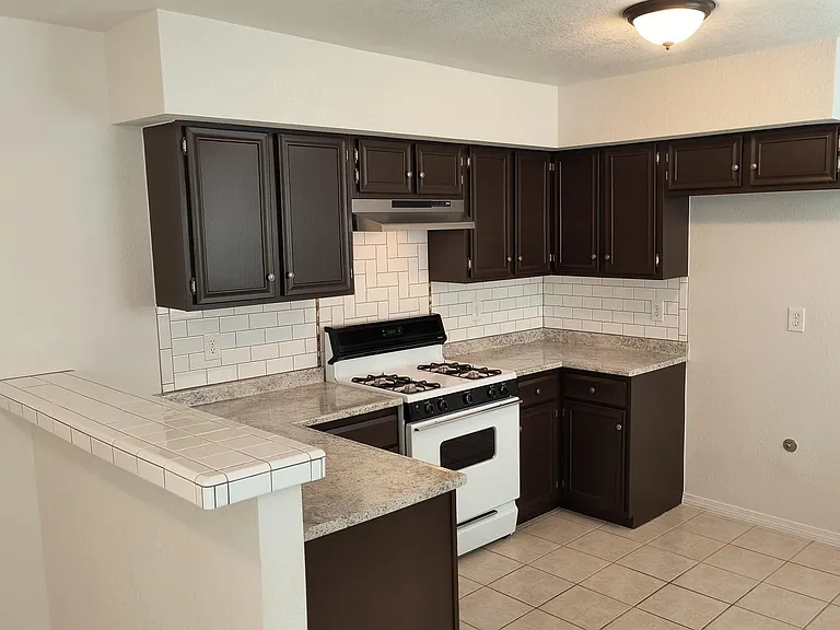 10406 Ashwood Dr — Photo 9
