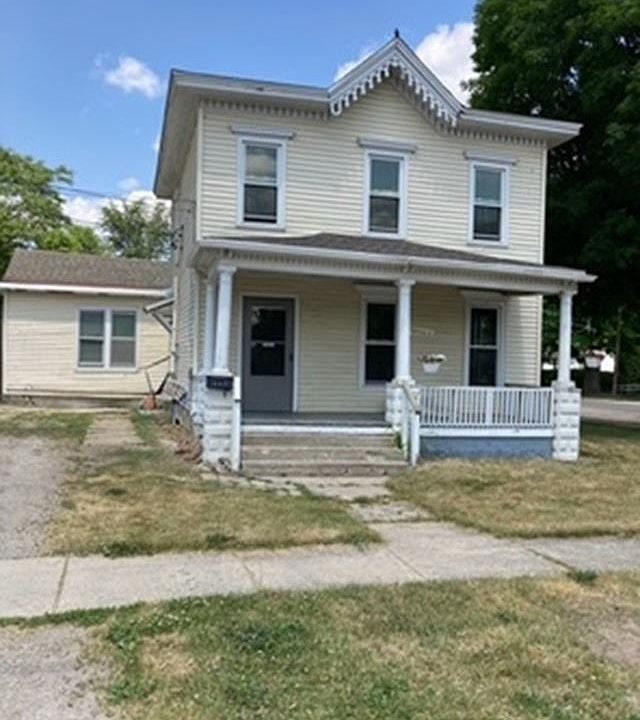 1st image of 307 N Line St