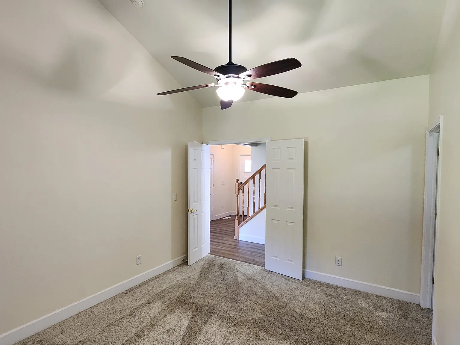 4 bed, 1930 sqft, $2,700 — Photo 4