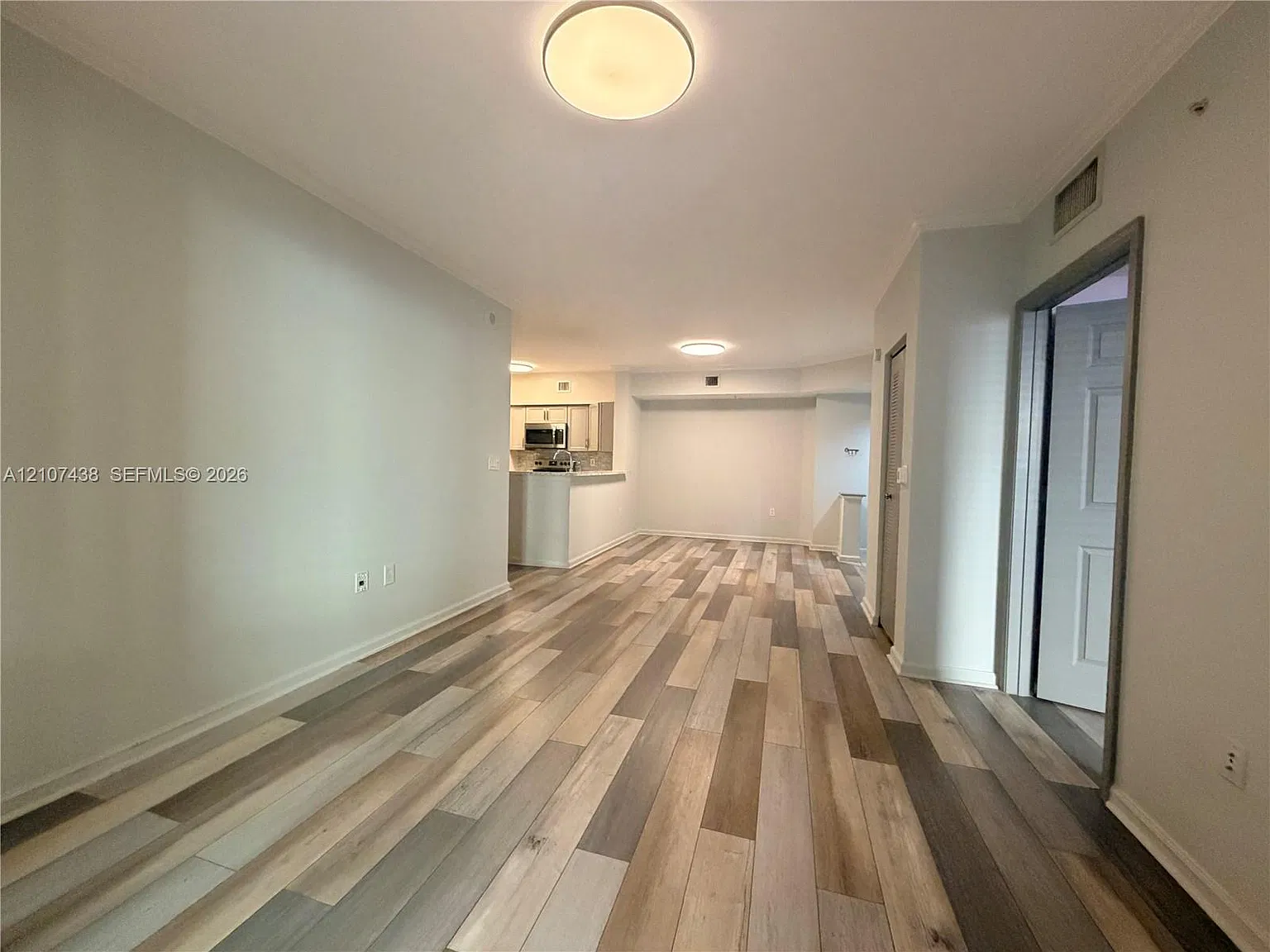 Porto Bellagio Condo — Photo 3