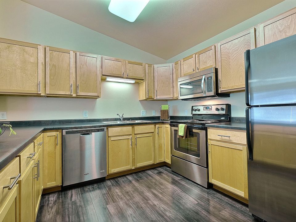 Moorhead, MN Sandy Creek Apartments | Kitchen