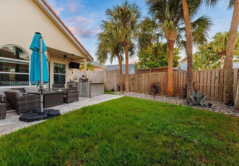 6952 NW 27th Ct — Photo 29