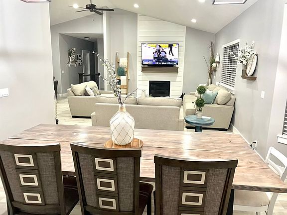 2nd image of 2156 W Ridgeline Rd