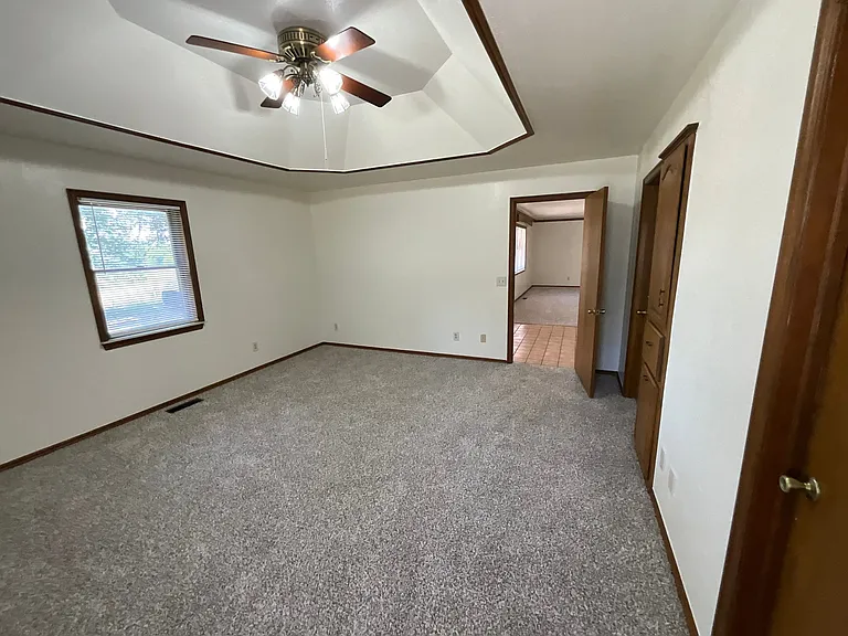 2750 N Midwest Blvd — Photo 10