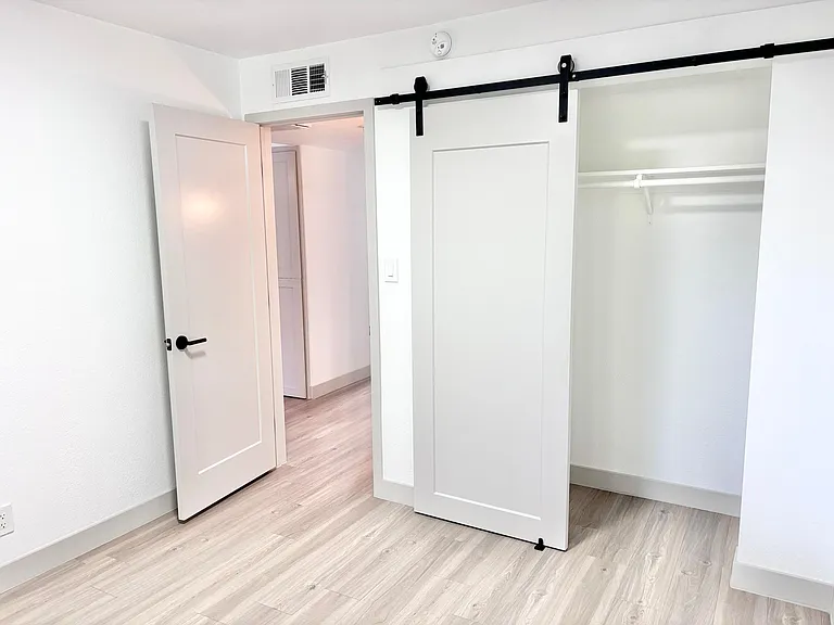 6810 E Avalon Dr #2 — Photo 22
