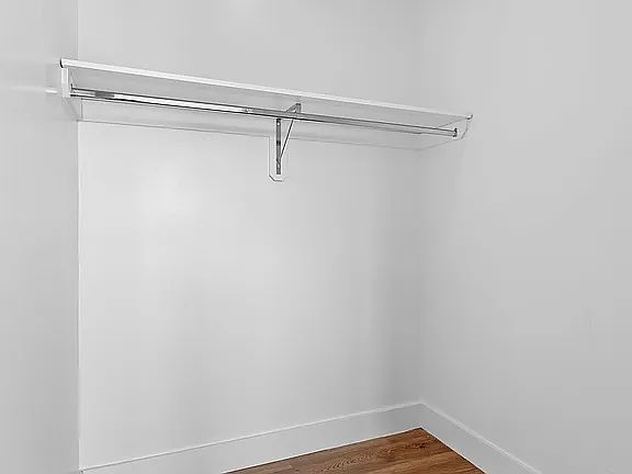 4th image of 28 Jefferson St #Var6