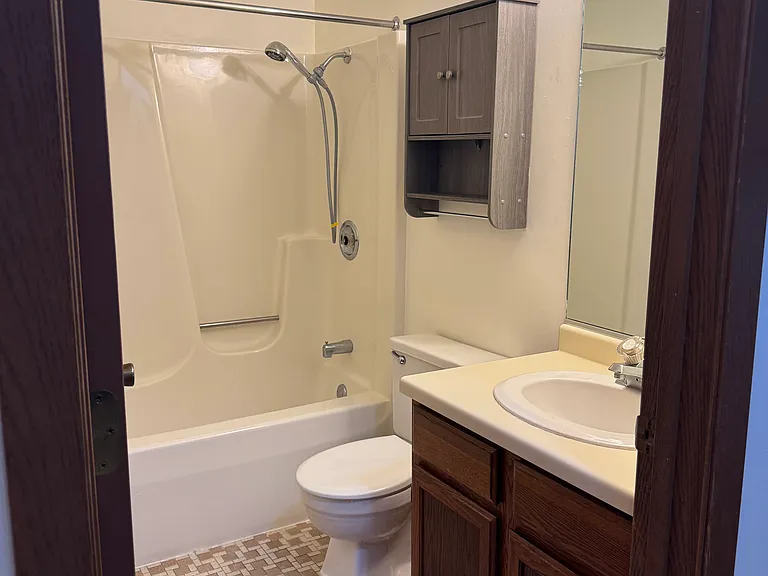 833 Bridgewater Ave #6 — Photo 7