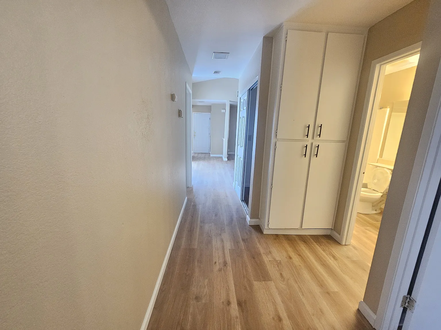 2203 Greenfield Dr — Photo 4