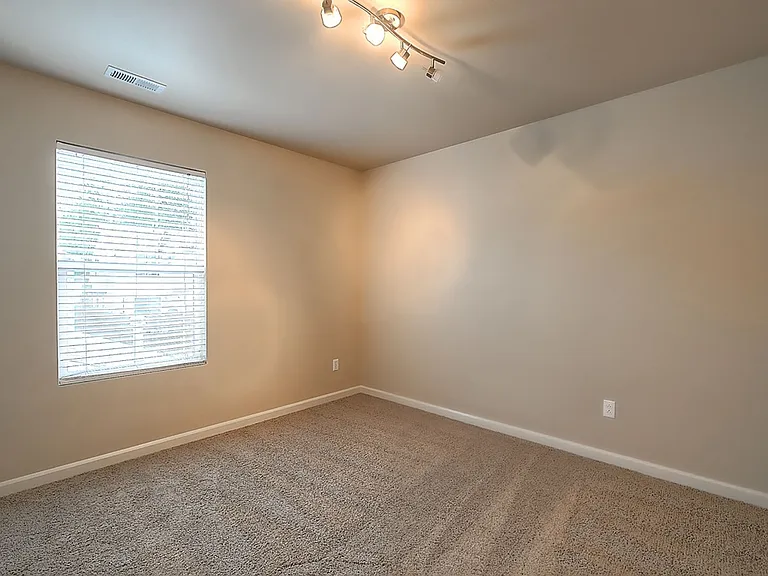 7617 Orchard Ave SE — Photo 9