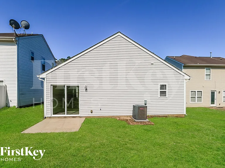 7307 Woodbourne Ln — Photo 18