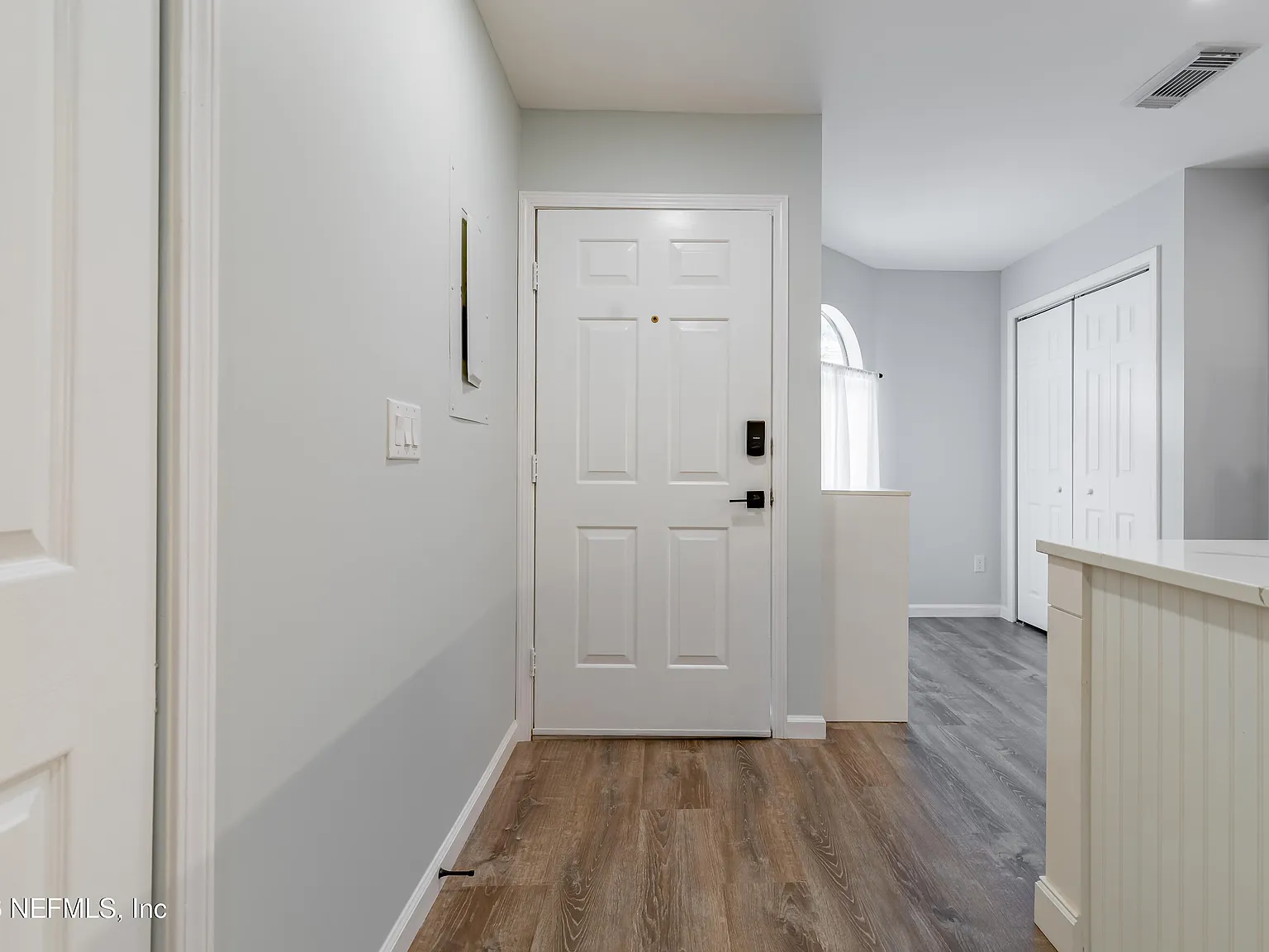 2 bed, 2.0 bath, 1250 sqft, $1,800 — Photo 2