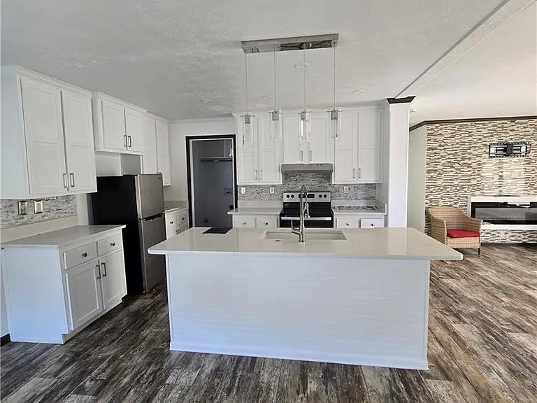 51 E Cardinal Ln — Photo 4